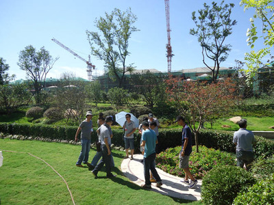 集团工程事业中心组织项目经理观摩优秀人居景观绿化项目